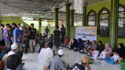 PKS Dirikan Dapur Umum Ramadan untuk Warga Terdampak Banjir Aceh Tamiang