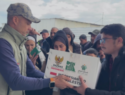 Bantuan 15 Ribu Paket Sembako Diterima Masyarakat Palestina
